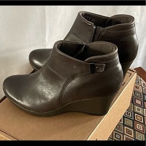 clarks ankle boots